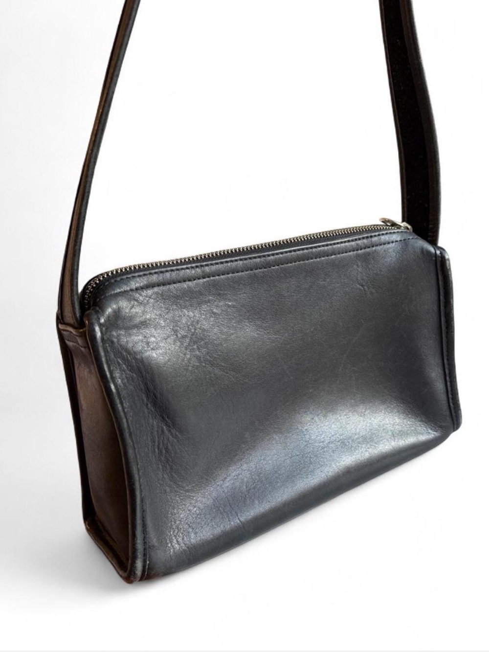 Vintage Coach 9057 Aero Small Zip '99 No. B9P - 9057 Black Leather Purse